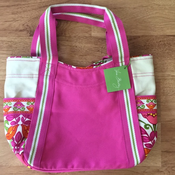 Vera Bradley Handbags - Brand New with tags Vera Bradley tote✨